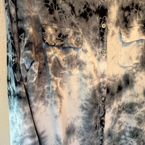 Soft Surroundings | Size L Long Sleeve Button Up Tie Dye Shirt Oyster Buttons - Picture 4 of 10